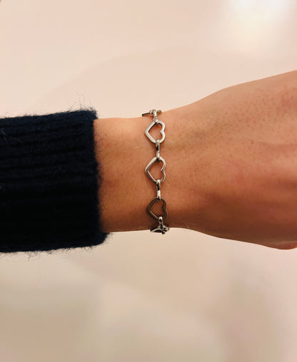 Silver Heart Bracelet 🎱🩶